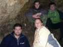 Vrcholov skupinka (+ Zuzka) v jeskyni